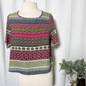Moonlight colorful Cropped short sleeve top women’s size Medium